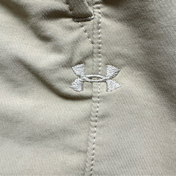 Under Armour Boys Match Play Athletic Golf Performance Tan Pants Sz 18 Stretch - Picture 3 of 9